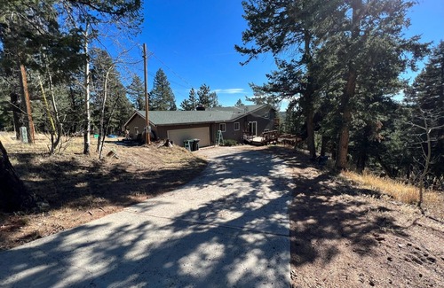 Green Valley House | Surround yourself with fresh mountain air while deer graze in your front yard!