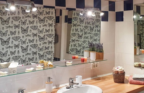 Urcuray House | Surrounded by green countryside, this beautiful Basque house with swimming pool welcomes you.