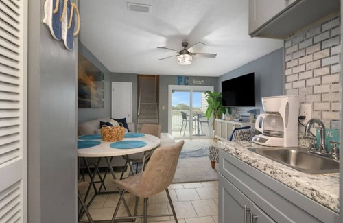 El Centro Beach Condo | Susie Q's Beach Retreat - Quiet complex- 2 BR 2 Bath