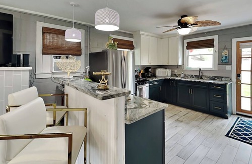 Fulton House | Susie's Place | Pet-friendly, Hot tub