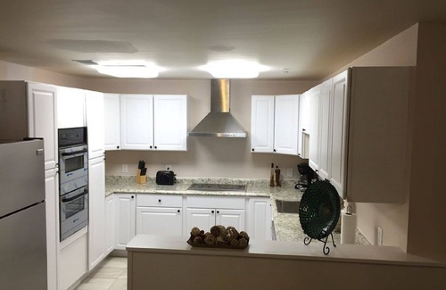 Derwood Apartment | Susu's-luxurious 1200-SF 2 Bedrooms, 2 Baths, Beautiful, Sunny & spacious Apt.