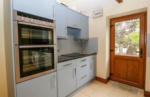 Ross-on-Wye Cottage | SUTTON BARN, pet friendly, character holiday cottage in Ross-On-Wye