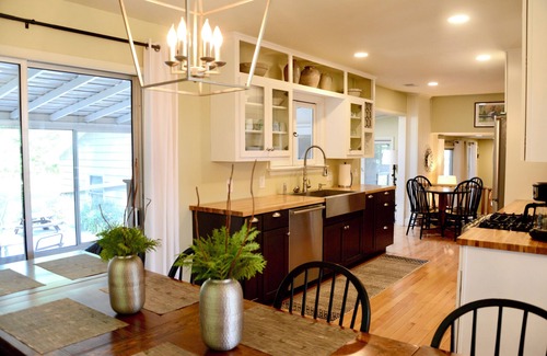 Suttons Bay House | Suttons Bay Beach Road Cottage
