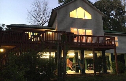 O Brien House | Suwannee River house, 18 acres of wilderness property; kayak, fish, swim, bike.