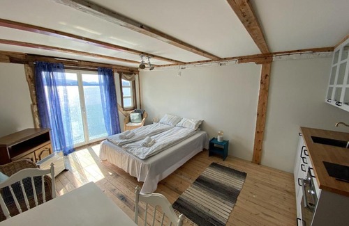 Averoy Municipality House | Sveggvika Guesthouse
