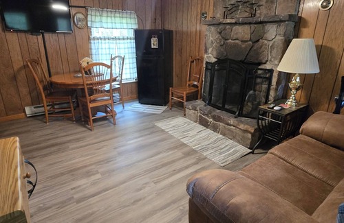 Oakland Cabin | Swallow Falls Cabin 1