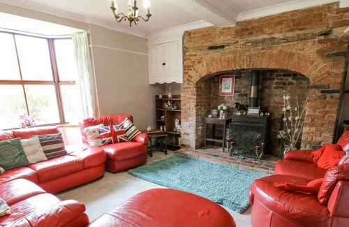 Kirk Sandall Other | SWALLOWS FARM, character holiday cottage in Stainforth, Doncaster