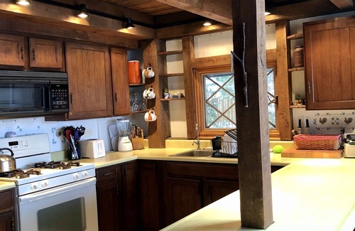 Searsport House | Swan Lake Lakehouse with Bunkhouse and Private Sand Beach