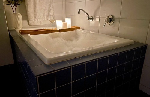 Bayswater House | Swan Retreat - 2 bedroom/modern interiors/views