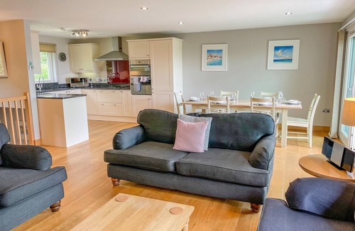 Eleighwater Cottage | SWANDOWN, 19 POLDON, family friendly, with pool in Cricket St. Thomas