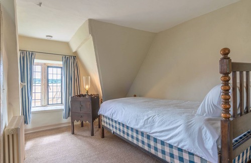 Badminton House | Swangrove House, Badminton - sleeps 5 guests in 3 bedrooms