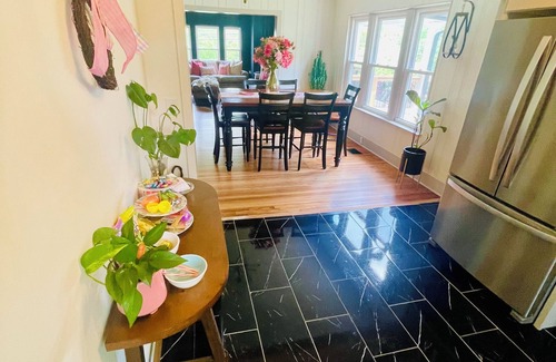 Rossville House | Swanky cottage Hot Tub 6.4 miles to Chattanooga