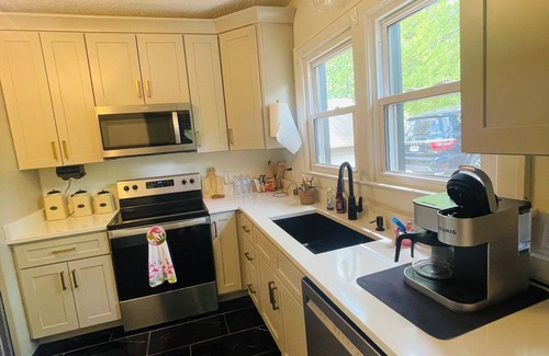 Rossville House | Swanky cottage Hot Tub 6.4 miles to Chattanooga