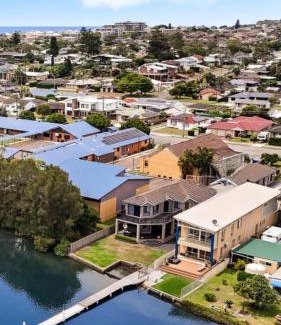 Swansea House | Swansea Lake Front Retreat