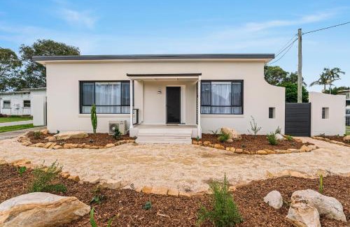 Swansea House | Swansea Lake House