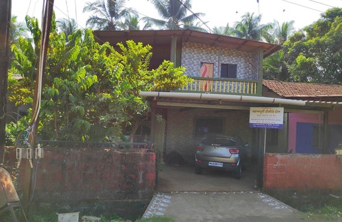 Shrivardhan Bed & Breakfast | Swapnapurti golden holiday room