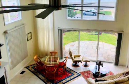 Swampscott Apartment | Swapscott Beachfront Vacation Home for Families