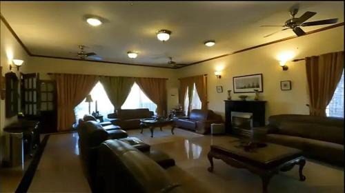 Sahibganj Hotel | Swastipura Lounge