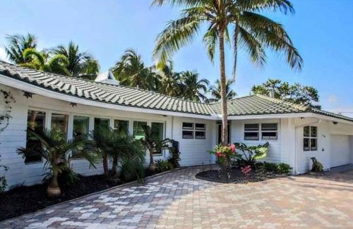 Harbor Beach House | SWAYING PALM BEACH HOUSE