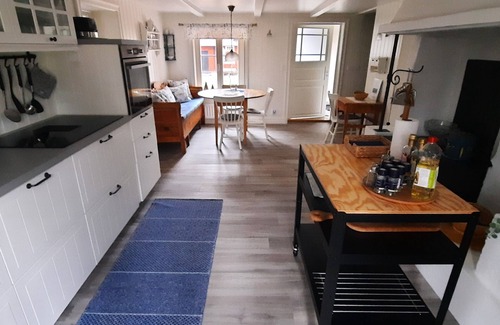 Nybro House | Swedish idyll - dreamlike secluded location - close to the lake - sauna - pool table