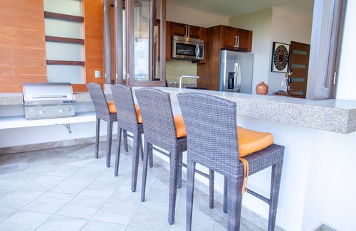 Romantic Zone Condo | Sweeping Banderas Bay Views, Rooftop Pool & Bar - Residences by Pinnacle Unit 20
