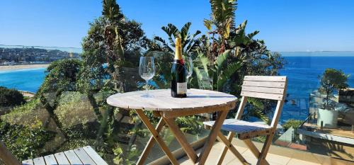 Bondi Apartment | Sweeping Ocean Views - Bondi Beach 2 bed + parking