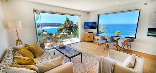 Bondi Apartment | Sweeping Ocean Views - Bondi Beach 2 bed + parking
