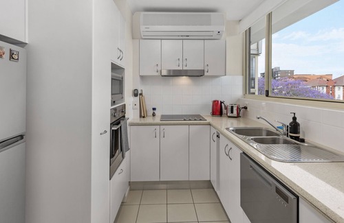 Kangaroo Point Apartment | Sweet! ~ Central New Farm ~ Walk to CBD
