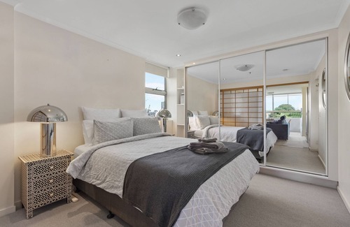 Kangaroo Point Apartment | Sweet! ~ Central New Farm ~ Walk to CBD