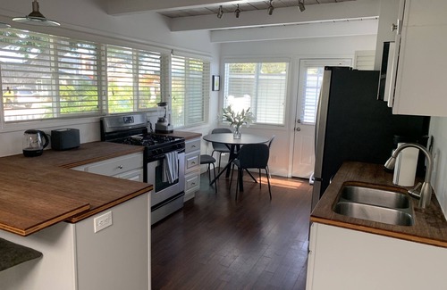 Roseville - Fleet Ridge House | Sweet cottage home close to beaches, airport and other attractions