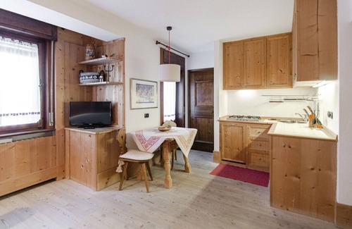Cortina d'Ampezzo Historic Centre Apartment | Sweet cristallo