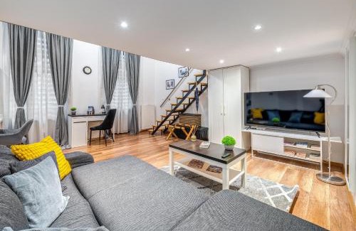 Terezvaros Apartment | Sweet Dreams at Oktogon Downtown