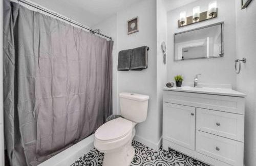 Fort Lauderdale House | Sweet Escape 5 br/2ba min from airport and beach