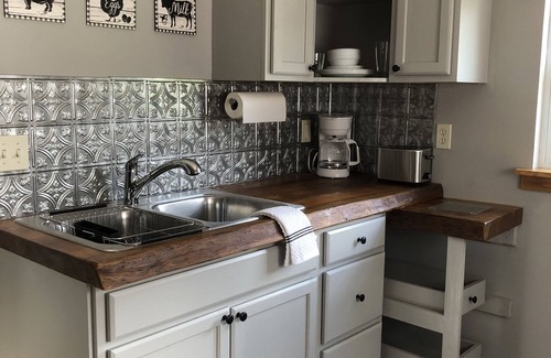 Barton Cottage | Sweet Escape Cottage on River