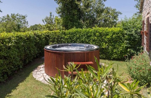 Korenici House | Sweet Home Ana with jacuzzi