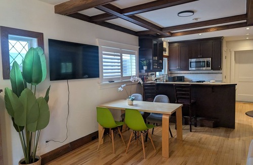 New Toronto House | Sweet House just steps to the Lake