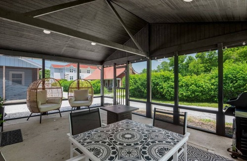 Jasper House | Sweet Jasper Suite-Summer Vacation W/Hot Tub