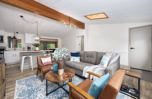 Gobles House | Sweet Lake House! Updated 5BR Lake Home, Close to Lake Michigan, Beaches, Skiing