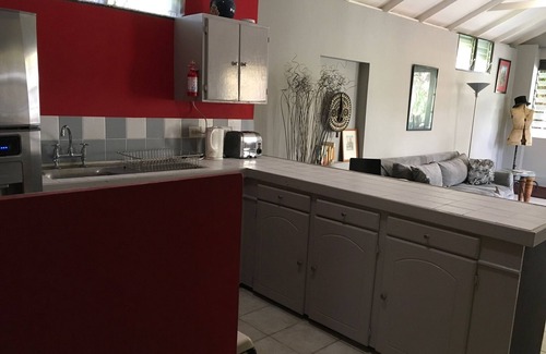 Eagle Hall Cottage | Sweet Lime Cottage suitable for couples and soloist alike.