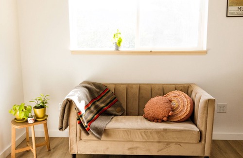 Southeast Eugene House | Sweet Little Home in the South Hills of Eugene. Five minutes from U of O.