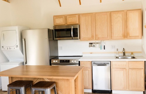 Southeast Eugene House | Sweet Little Home in the South Hills of Eugene. Five minutes from U of O.