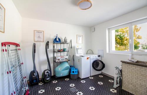 Cattenom Apartment | Sweet-Pastel