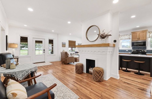 Winchester House | Sweet Retreat-across from Twin Creeks Marina
