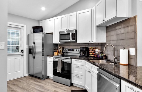 Columbus House | Sweet Retreat in NW Columbus- great for monthly stays and NO cleaning fee!