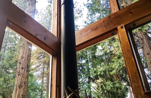 Mi-Wuk Village Cabin | Sweet Retreat: Private Lake Access! Ski Dodge, Swim Pinecrest, Fast WiFi & AC.