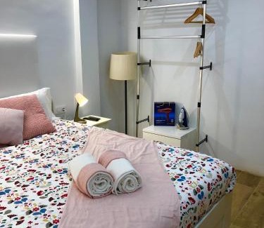 Collblanc y La Torrassa Apartment | Sweet Room Barcelona