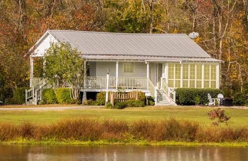 Rayne Cottage | Sweet Surrender Cottage: Romantic Cottage in Cajun Country