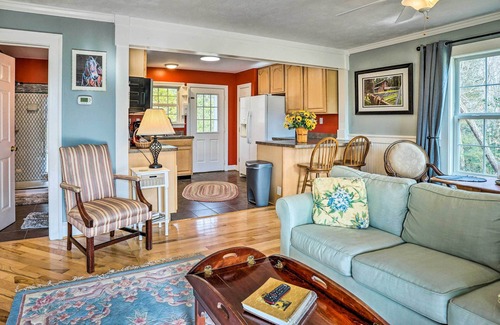 Loretto Cottage | Sweet Vacation Cottage w/Deck & Grill!