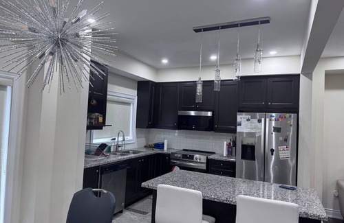 Brampton House | Sweet-Vacation Home