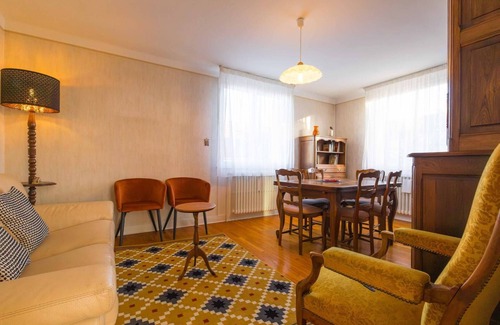 Bourroches House | Sweet villa burgundy- Maison de ville avec jardin -SR Loc